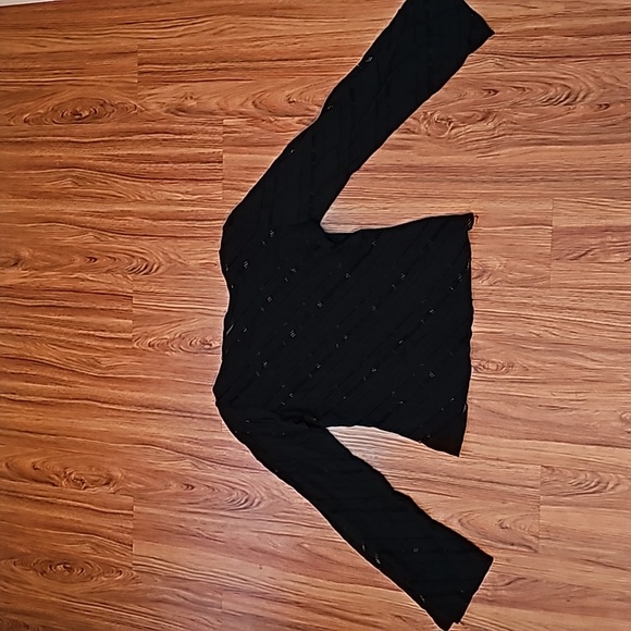 LADIES LARGE BELL SLEEVE GEOMETRIC BLOUSE BLACK Runs small - Picture 4 of 4